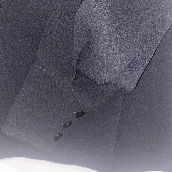 Holt Renfrew Collection buttoned down blazer with belt loops Size 8 - Picture 7 of 13